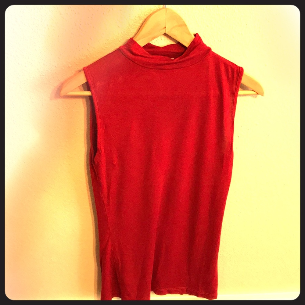 Zenana Outfitters Red Sleeveless Top